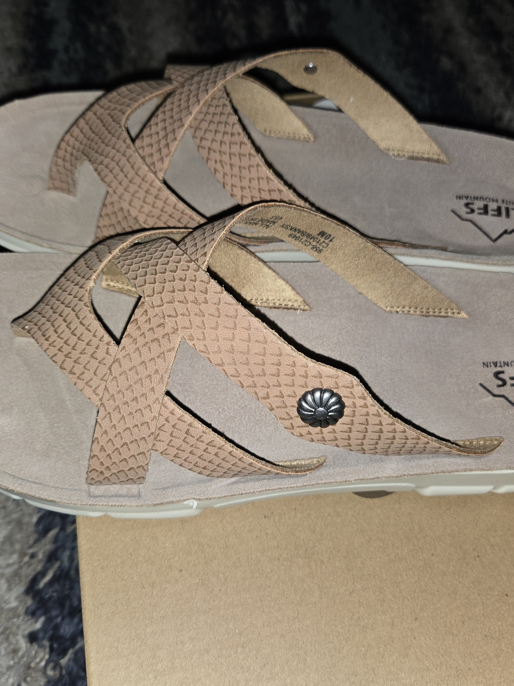 Cliffs Woven Strap Sandals in Dusty Rose - Picture 2 of 6